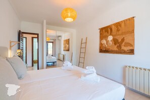 4 slaapkamers, een strijkplank/strijkijzer, gratis wifi, beddengoed