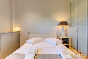 2 chambres, lit parapluie, Wi-Fi gratuit, draps fournis