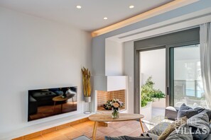 TV, fireplace - A3 - Luxury house with pool, Goutos Properties Porto Heli (Porto Heli)