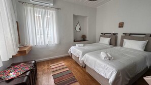 2 bedrooms, free WiFi, bed sheets - Andy Port House with Seaview, Goutos Properties Porto Heli (Ermionida)