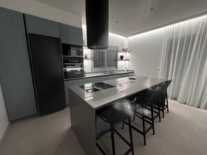 Fridge, microwave, oven, cookware/dishes/utensils - B1 - Penthouse with pool (Porto Heli)