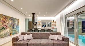 Smart TV - B1 -  Penthouse with pool (Porto Heli)