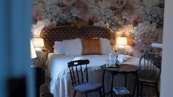 Quarto casal superluxo | Individualmente decorados, individualmente mobiliados, escrivaninha