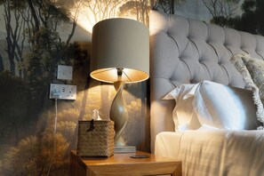 Deluxe Double Room | Individually decorated, individually furnished, desk, laptop workspace - The Duke Hotel (Calne)