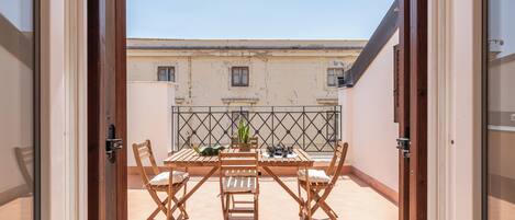 Apartment | Terrace/patio