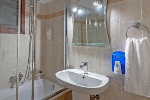 Villa | 2 bedrooms, Internet