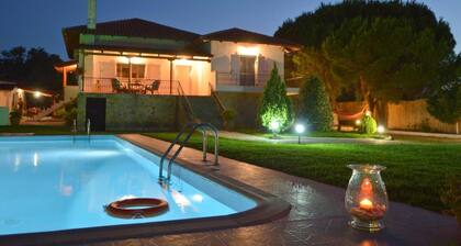 Villa John Dimeon With Private Pool