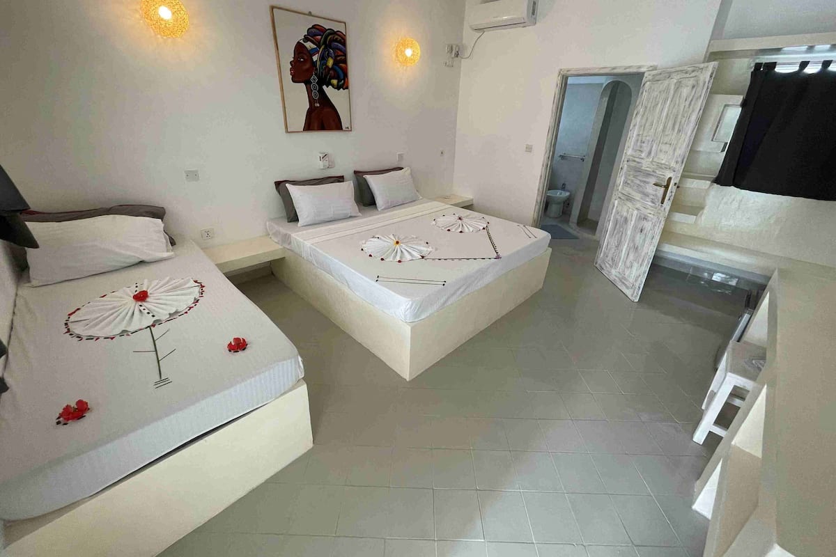 Tripla Standard, terrazzo | Biancheria da letto di alta qualità, minibar, una cassaforte in camera