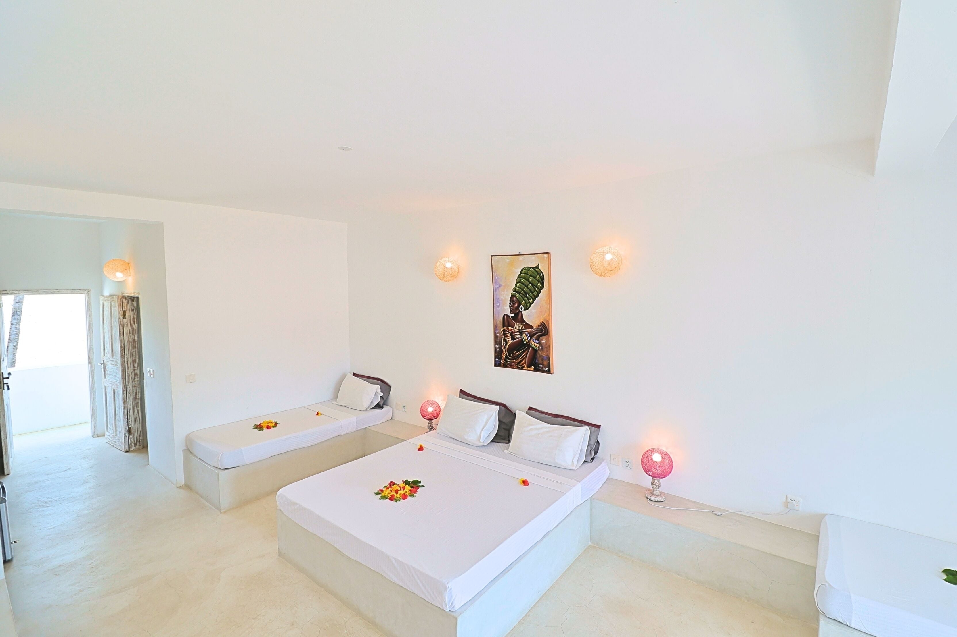 Chambre Triple Standard, terrasse | Literie de qualité supérieure, minibar, coffres-forts dans les chambres