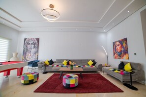 Smart TV - Marrakech Villa w/ Private Pool, WiFi, AC Sleeps 8 (Morocco)