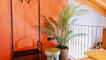 2 Schlafzimmer, Zimmersafe, Schreibtisch, Bügeleisen/Bügelbrett