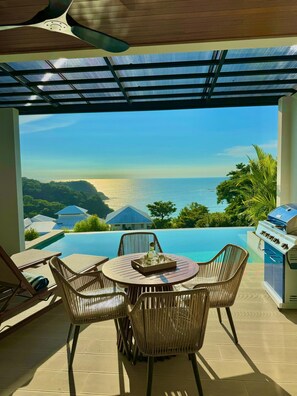3 Bedroom Sunset Pool Villa - Ocean View | Terraza o patio