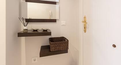 De Ronda in Co n With 1 Bedrooms and 1 Bathrooms