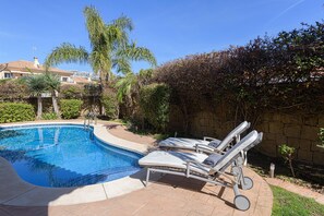Villa - Villa Riviera in Urbanizaci n Riviera Sol (Mijas)
