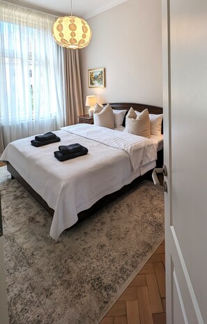 1 bedroom, in-room safe, desk, iron/ironing board - Elegant Apartment in the Historic Center, AC, wifi, Netflix, Quiet area (Sibiu)