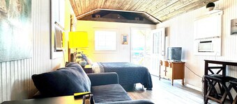 Cozy Lake Front Studio Cabin - Wifi/AC/Queen Bed/Twin Sleeper/Lake View- Cabin 3