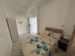 3 quartos, ferros/tábuas de passar roupa, Wi-Fi, roupa de cama