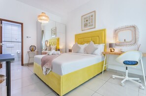 1 habitación, tabla de planchar con plancha, wifi y ropa de cama 