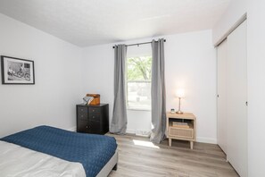 3 bedrooms, desk, iron/ironing board, WiFi