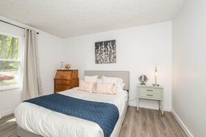 3 bedrooms, desk, iron/ironing board, WiFi