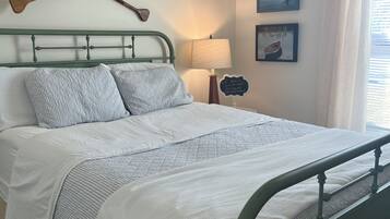 3 bedrooms, free WiFi, bed sheets, wheelchair access