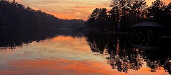 Neely Henry Lake bungalow with 3 bedrooms and 2 baths