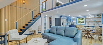 Skiing/Hiking/Firepit/Hot tub/Pet-friendly