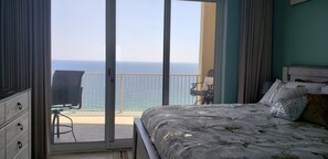 2 bedrooms, WiFi, bed sheets, wheelchair access - Luxury Penthouse Condo directly on the water (Panama City Beach)
