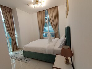 2 bedrooms - 1501- Expansive Apartment In Park Central (Dubai)