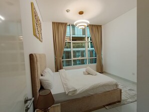 2 bedrooms - 1501- Expansive Apartment In Park Central (Dubai)