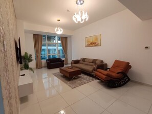 2 bedrooms - 1501- Expansive Apartment In Park Central (Dubai)