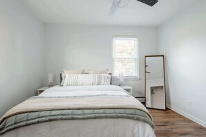 1 habitación, tabla de planchar con plancha, wifi y ropa de cama