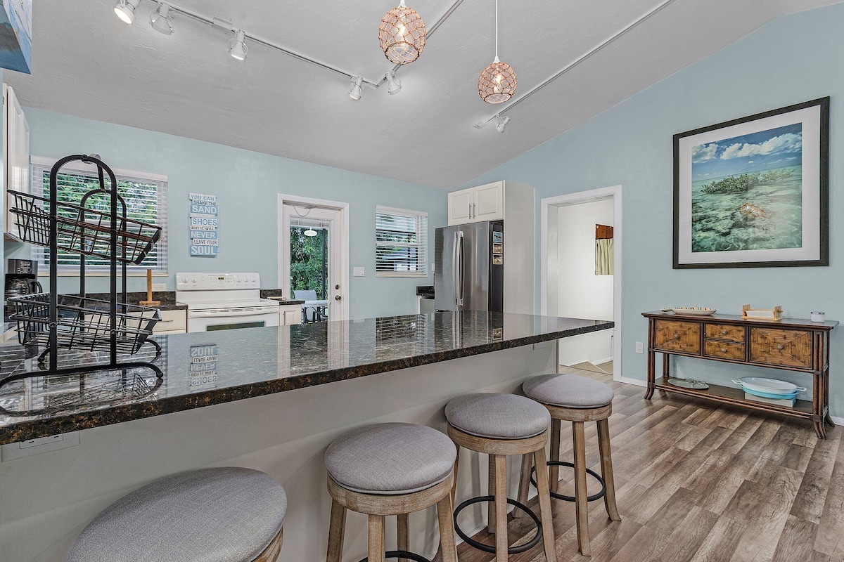 Photo 13 of Spacious 4-bedroom Lake Park house near beaches & downtown. Small Dog Friendly!