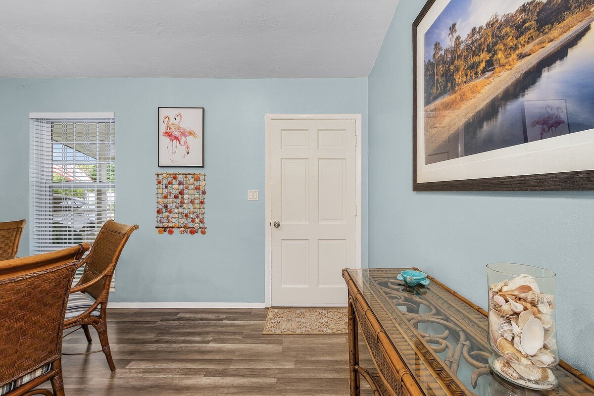 Photo 8 of Spacious 4-bedroom Lake Park house near beaches & downtown. Small Dog Friendly!