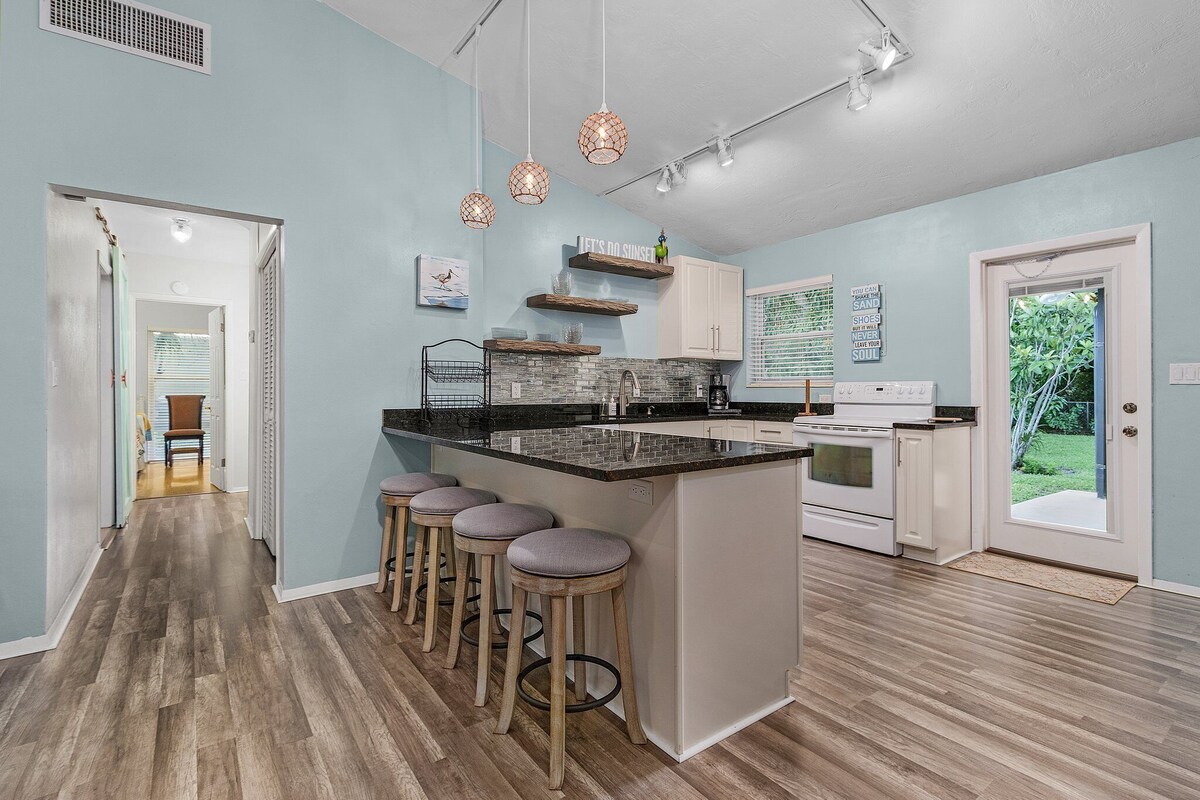 Photo 11 of Spacious 4-bedroom Lake Park house near beaches & downtown. Small Dog Friendly!