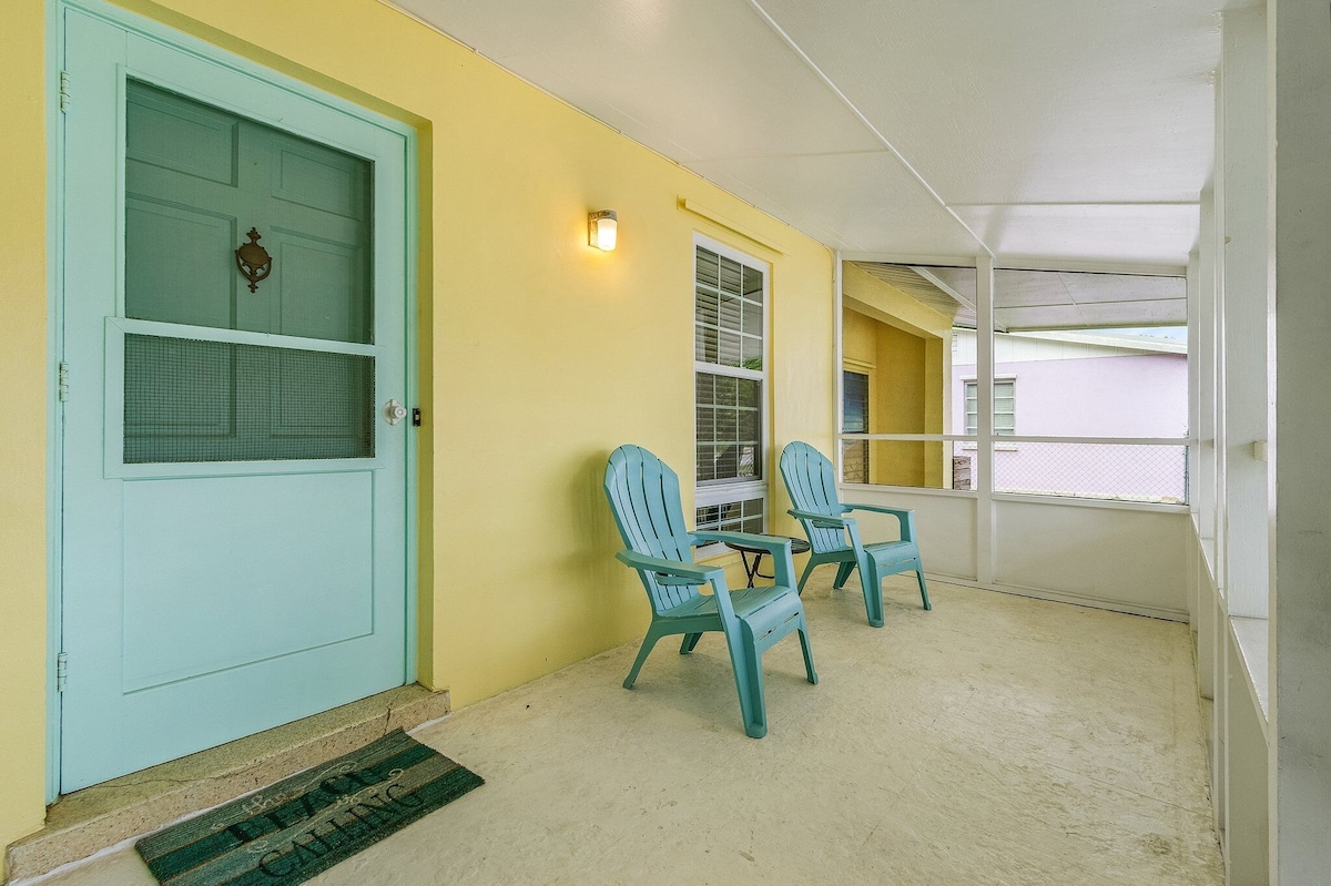 Photo 5 of Spacious 4-bedroom Lake Park house near beaches & downtown. Small Dog Friendly!