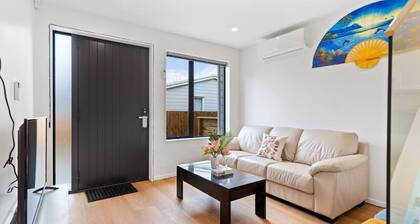 Ventura Retreat Townhouse with Parking and Patio