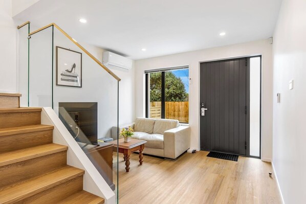 Interior - Ventura Escape Townhouse with Parking and Patio (Mangere, Auckland)