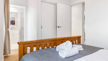 3 chambres, bureau, fer et planche à repasser, Wi-Fi gratuit