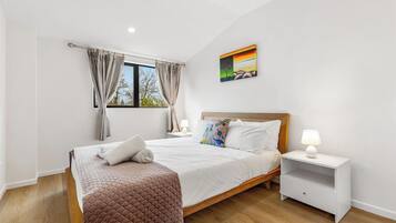 3 soveværelser, skrivebord, strygejern/strygebræt, gratis Wi-Fi