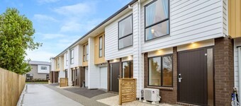 Ventura Serenity Townhouse with Parking and Patio