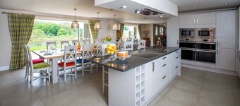 The Rookery - sleeps 20 guests in 9 bedrooms