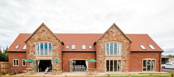 The Rookery - sleeps 20 guests in 9 bedrooms