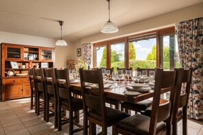 Dining - Kingfisher Cottage - sleeps 14 guests  in 6 bedrooms (Bridgnorth)