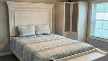 2 bedrooms, iron/ironing board, WiFi, bed sheets
