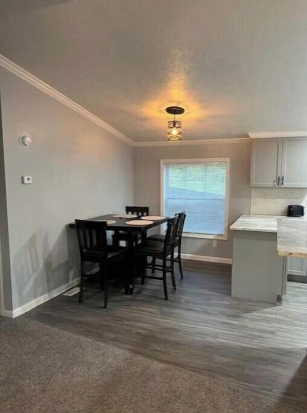 Dining - Ripley River House
(Ripley)