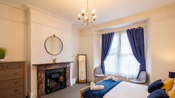 2 bedrooms, iron/ironing board, Internet