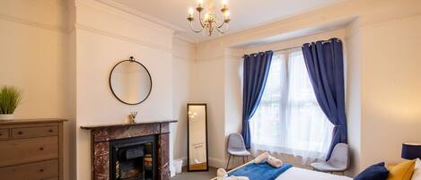 2 habitaciones, tabla de planchar con plancha y internet