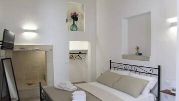 Suite, Private Bathroom | Desk, free WiFi