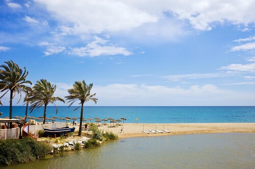 Pool Apt Calahonda 2 With Sea View